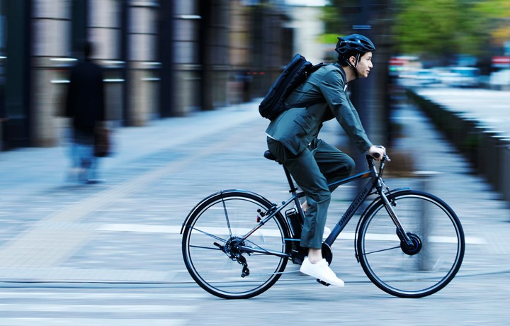 ブリヂストンサイクル】自動充電機能を搭載した最新電動クロスバイク 